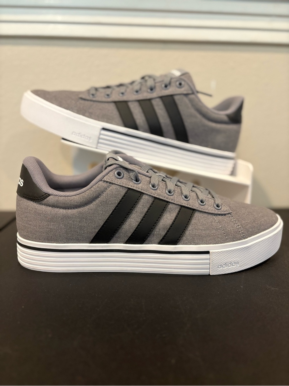 NEW adidas Daily 4.0 Men's Sz 10 Grey Core Black Skateboarding Shoes IF4493